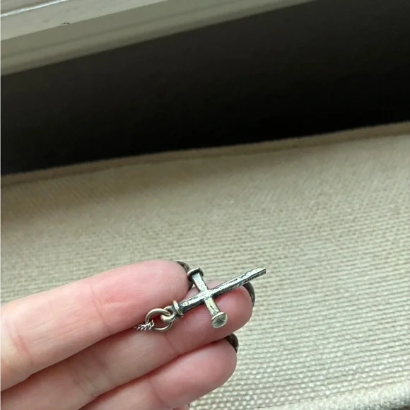 Retired! EUC! James Avery Sterling Silver Nail Cross Pendant Necklace - Picture 4 of 8
